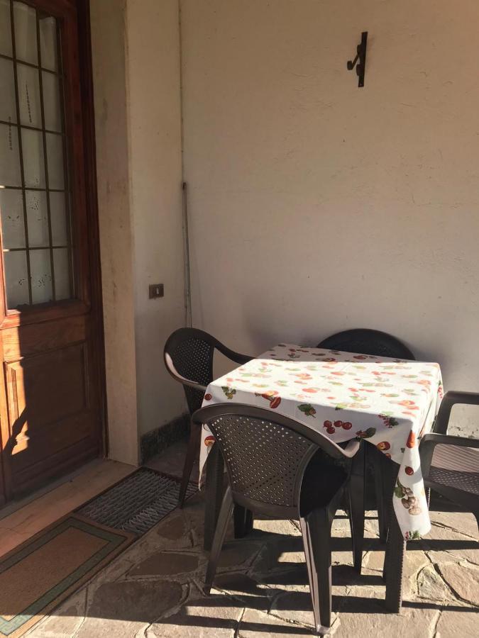 Villa Immersa Nel Verde A Lanzo dʼIntelvi Exterior foto